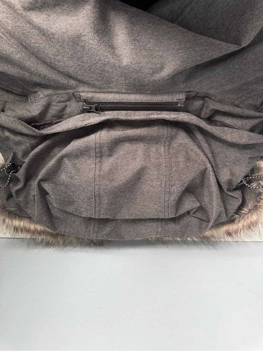 The North Face Men’s McCurdo Parka in Gray – Size Large